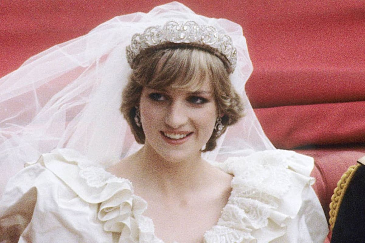 Ladi Di usó la "tiara Spencer" durante su casamiento con el principe Carlos en 1989