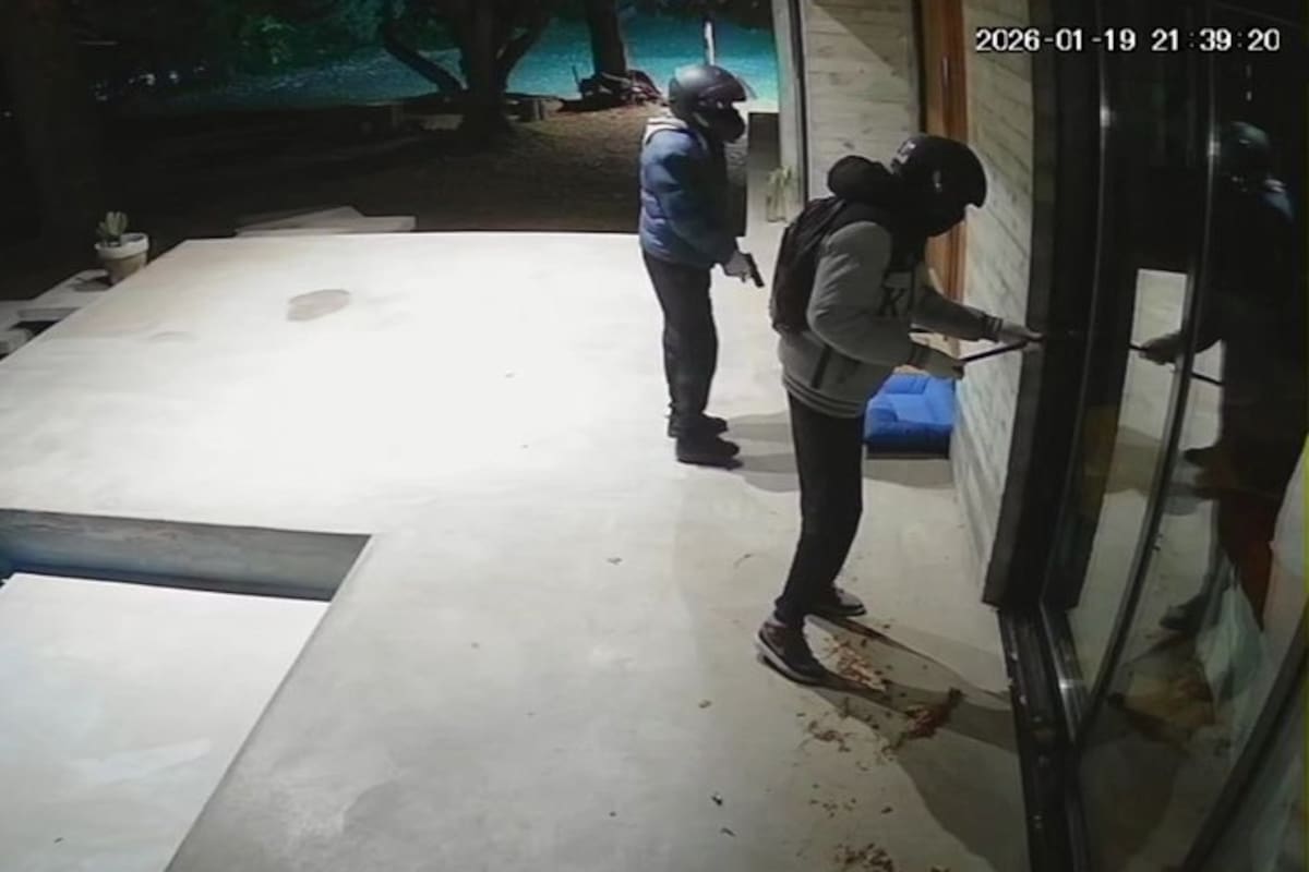 Ladrones intentando ingresar a una casa en Las Retamas, Villa Elisa
