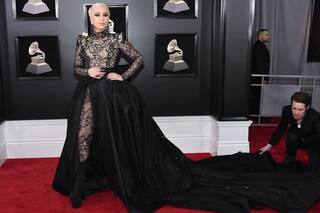 Grammy 2018: el mensaje detrás de las rosas blancas en los looks de la noche