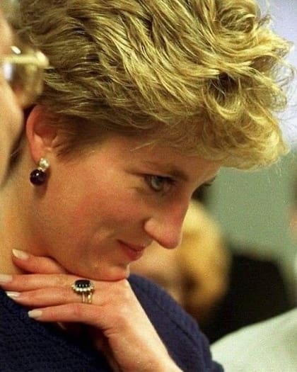 Lady Di con su anillo (Foto archivo)