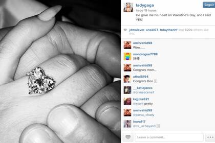 Lady Gaga compromietida con Taylor Kinney