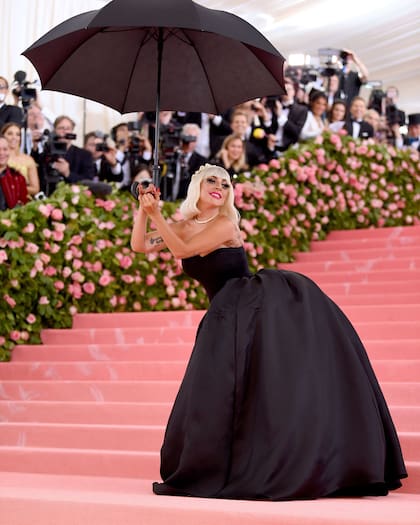 El segundo vestido que mostró Lady Gaga en la Met Gala 2019
