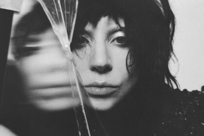 Lady Gaga reaviva la pasión por la música con su álbum “Mayhem”