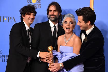 Lady Gaga, una de las felices galardonadas de la noche; su canción "Shallow" de Nace una estrella, fue la ganadora