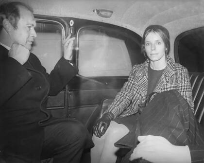 Lady Lucan, esposa del desaparecido Lord Lucan, 22 de diciembre de 1975