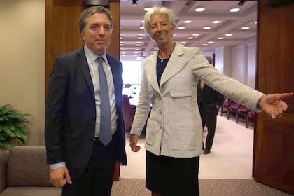 Dujovne con Lagarde en el inicio de las negociaciones con el FMI