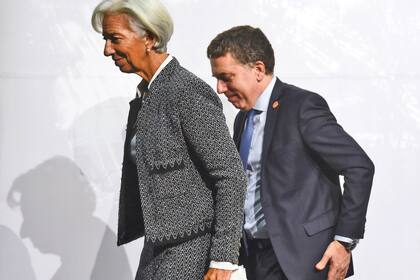 Lagarde y Dujovne, ayer, tras encabezar una conferencia de prensa