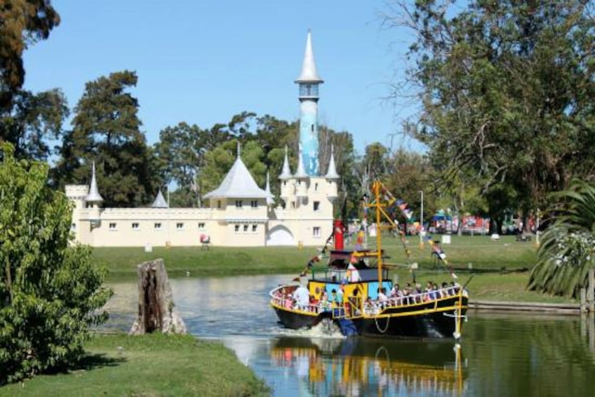 Lago República de los Niños.