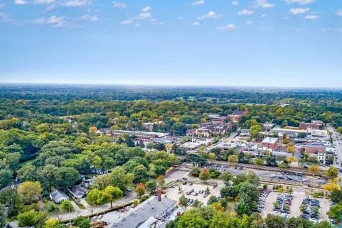 Lake Forest se destacó al ocupar el segundo lugar en la lista. Foto: Patch.