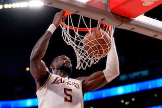 Lakers envían a Ayton a Wizards por Hardy y dos selecciones de segunda ronda, dice fuente AFP