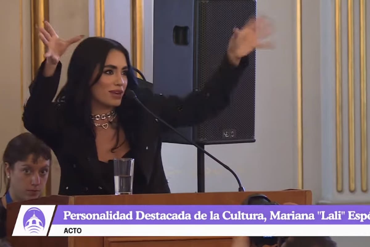 Lali Espósito, al momento de recibir la distinción como personalidad destacada de la cultura