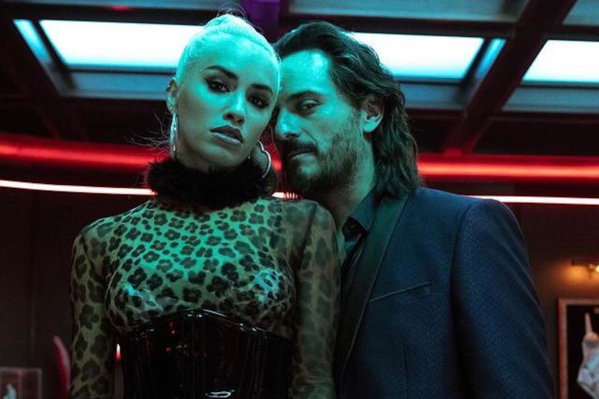 Lali Espósito junto a Asier Etxeandia, su coprotagonista en Sky Rojo, la nueva ficción que Netflix estrenará el 19 de marzo