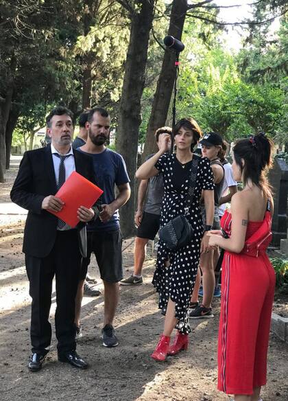 Lali Espósito junto a dos de los actores principales. Mónica Antonópulos y Alejo García Pintos