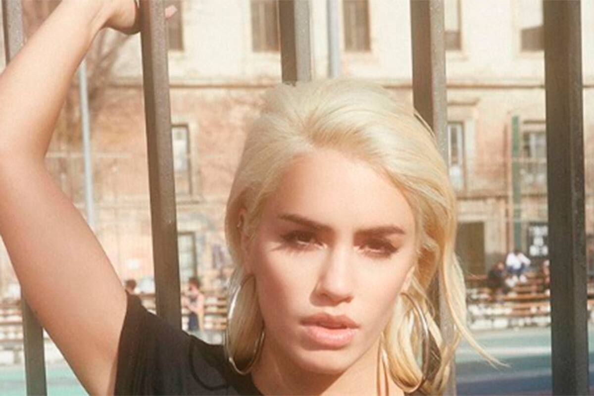 Lali Espósito viajó a Madrid para seguir con las grabaciones de Sky Rojo, la serie de Netlix de los creadores de Vis a Vis y La casa de papel