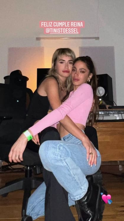 Lali Espósito le deseó feliz cumpleaños a Tini Stoessel con una foto de ambas