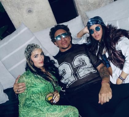 Lali, Nico y Gimena, relajadísimos.