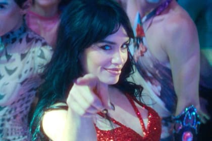 Lali tiene una aparición especial en la biopic de Moria (Foto: Captura)