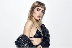 Lali tuvo un tierno gesto con los fans que acampan para verla en el Luna Park (Foto: Instagram @lalioficial)