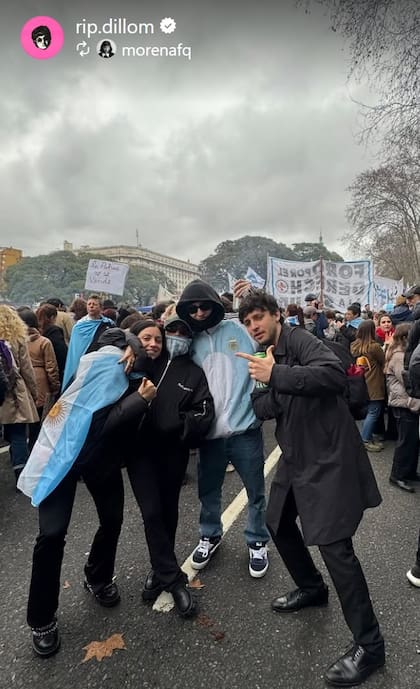 Lali y Dillom en la marcha