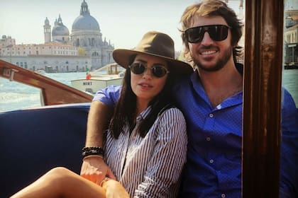 Lali y Santiago, una pareja de perfil muy bajo