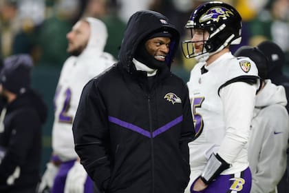 Lamar Jackson entrena con los Ravens mientras Baltimore se prepara para el duelo contra Pittsburgh