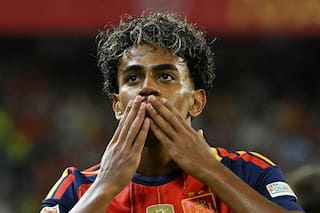 España goleó a Croacia en su regreso a casa, con un recital de Lamine Yamal y otro golazo sobre el final