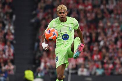 Lamine Yamal renueva contrato con el Barcelona hasta 2031