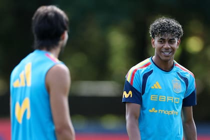 Lamine Yamal sonríe: su selección lo necesita