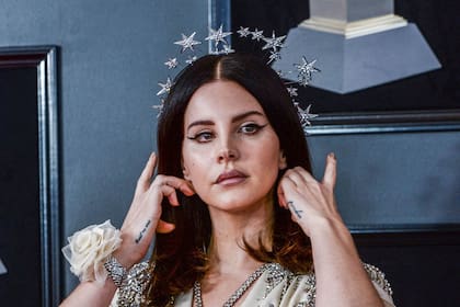 Para Lana Del Rey llegó la hora de hacer canciones de protesta; su nuevo disco, Norman Fucking Rockwell! ya está disponible