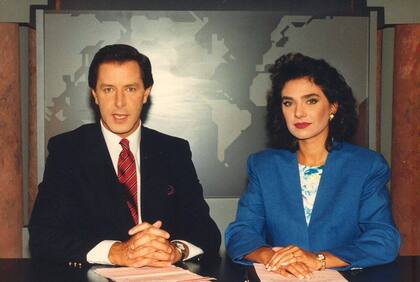 Lana Montalbán junto a Jorge Gestoso en el noticiero de Telemundo
