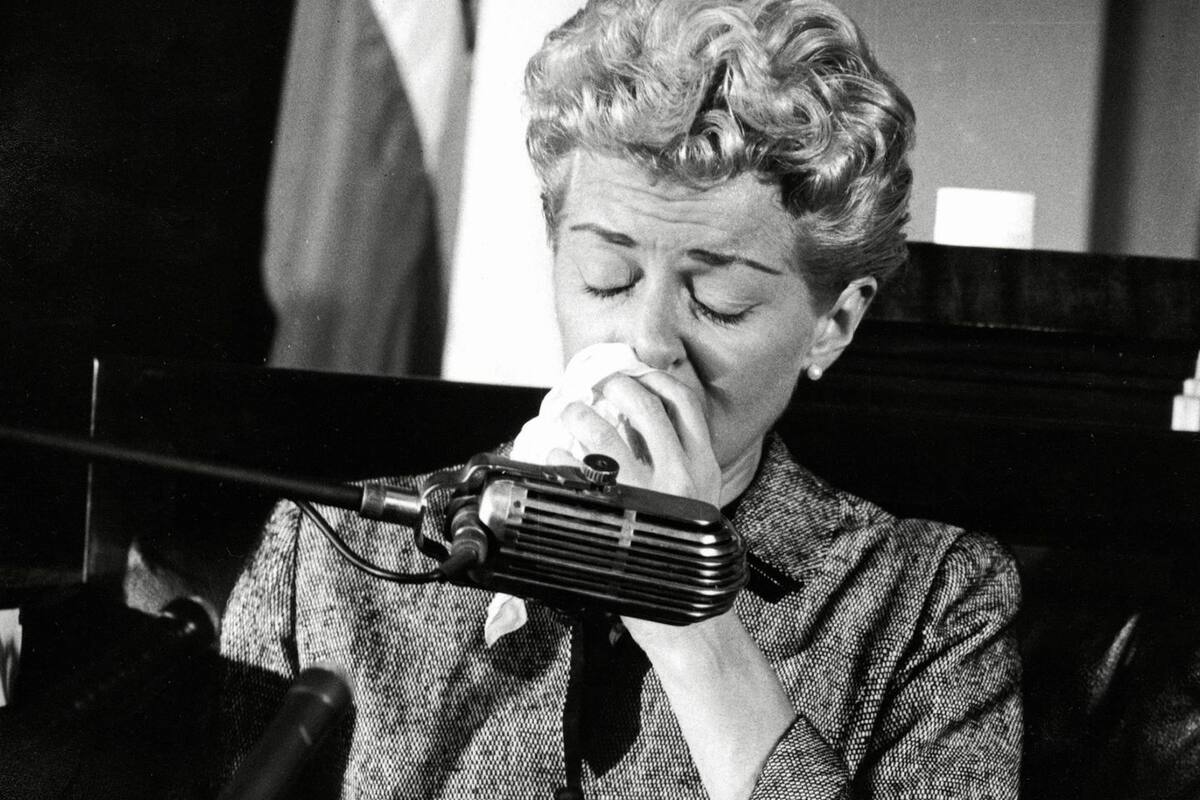 Lana Turner llorando durante su declaración