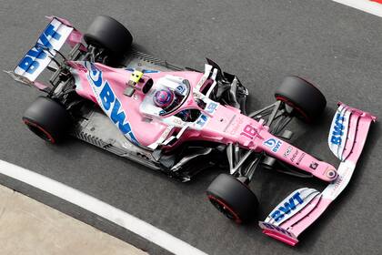 Lance Stroll, una de las espadas de Racing Point, el equipo que ubicó en orillas opuestas a Ferrari y Mercedes; Lawrence Stroll, dueño de la escudería que recibió una sanción de 400 mil euros y una quita de 15 puntos en el campeonato de Constructores, apelará dictamen y se enseñó molesto con los rec
