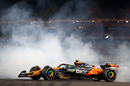 Lando Norris en Abu Dhabi; el británico se consagró campeón del mundo por primera vez en la temporada 2025
