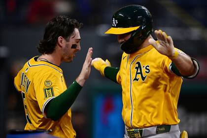 Langeliers, Wilson y Kurtz conectan jonrones y Atléticos vencen 8-2 a Guardianes