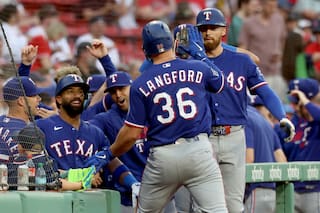 Langford pega jonrón al primer lanzamiento y Rangers vencen 6-4 a Medias Rojas