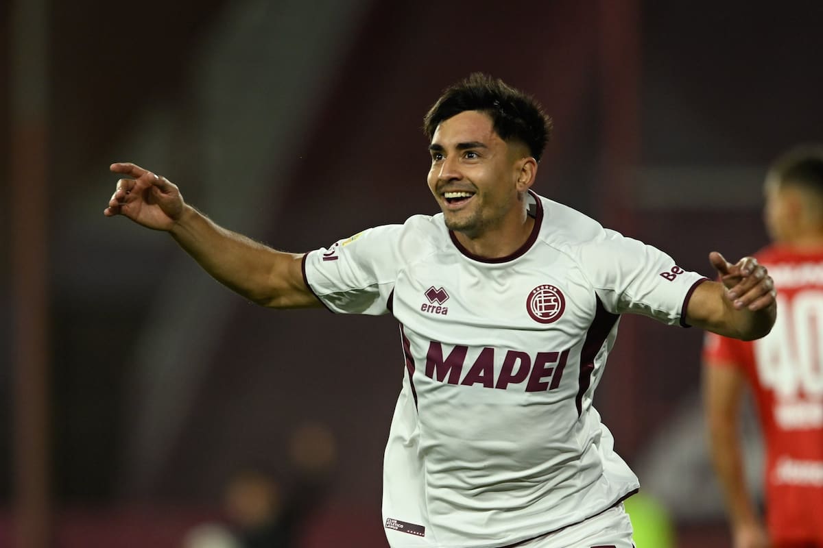 Lanús derrotó 2 a 0 a Belgrano y le arrebató uno de los puestos de acceso a la próxima Copa Sudamericana a Argentinos Juniors