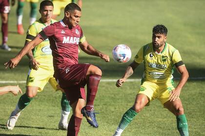 Sand anotó el gol de penal para el triunfo de Lanús 2-1 ante Defensa y Justicia