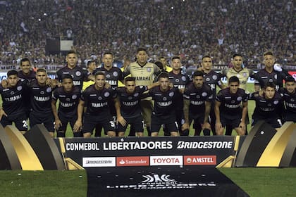 El plantel de Lanús que el 22/11/2017 jugó la primera final de la Libertadores ante Gremio