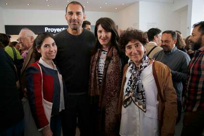 Mora Bacal, Alberto Sendrós, Gabriela Urtiaga y Orly Benzacar