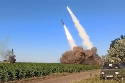 Lanzamiento de misiles por parte del Ejército ucraniano