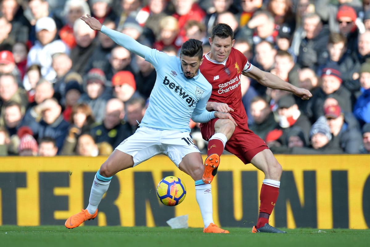 Lanzini en la derrota ante Liverpool