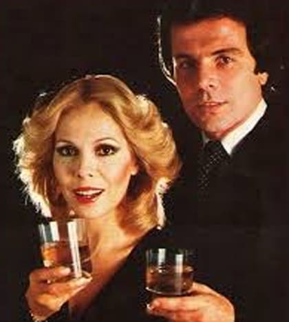 Laplace junto a Nélida Lobato, en una publicidad de whisky de finales de los 70
