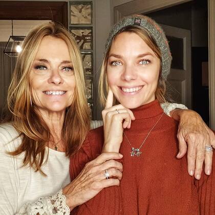 Laura con su mamá, María Eugenia