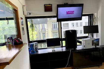 Laptop Baires, la empresa argentina de reparación instalada en el séptimo piso del edificio donde se produjo el incendio