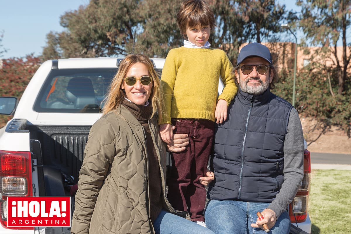 Lara Bernasconi, Federico Álvarez Castillo y su hijo Iñaki aplaudieron a los jugadores de los cuatro equipos. “A través del juego y en un marco deportivo, encontré el camino perfecto para dar a conocer mi marca, Rum Rum, inspirada en mi hijo”, contó Lara.