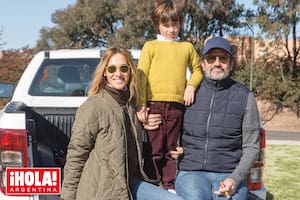 Lara Bernasconi, Federico Álvarez Castillo y su hijo Iñaki aplaudieron a los jugadores de los cuatro equipos. “A través del juego y en un marco deportivo, encontré el camino perfecto para dar a conocer mi marca, Rum Rum, inspirada en mi hijo”, contó Lara.