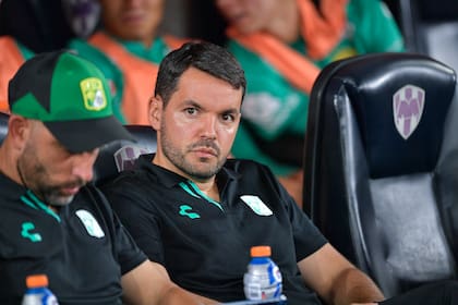 Larcamón, durante su etapa en León, donde obtuvo la Concachampions