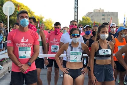 Largada de la Media Maratón Ciudad de Mendoza,