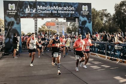 Largada de la Media Maratón Ciudad de Mendoza