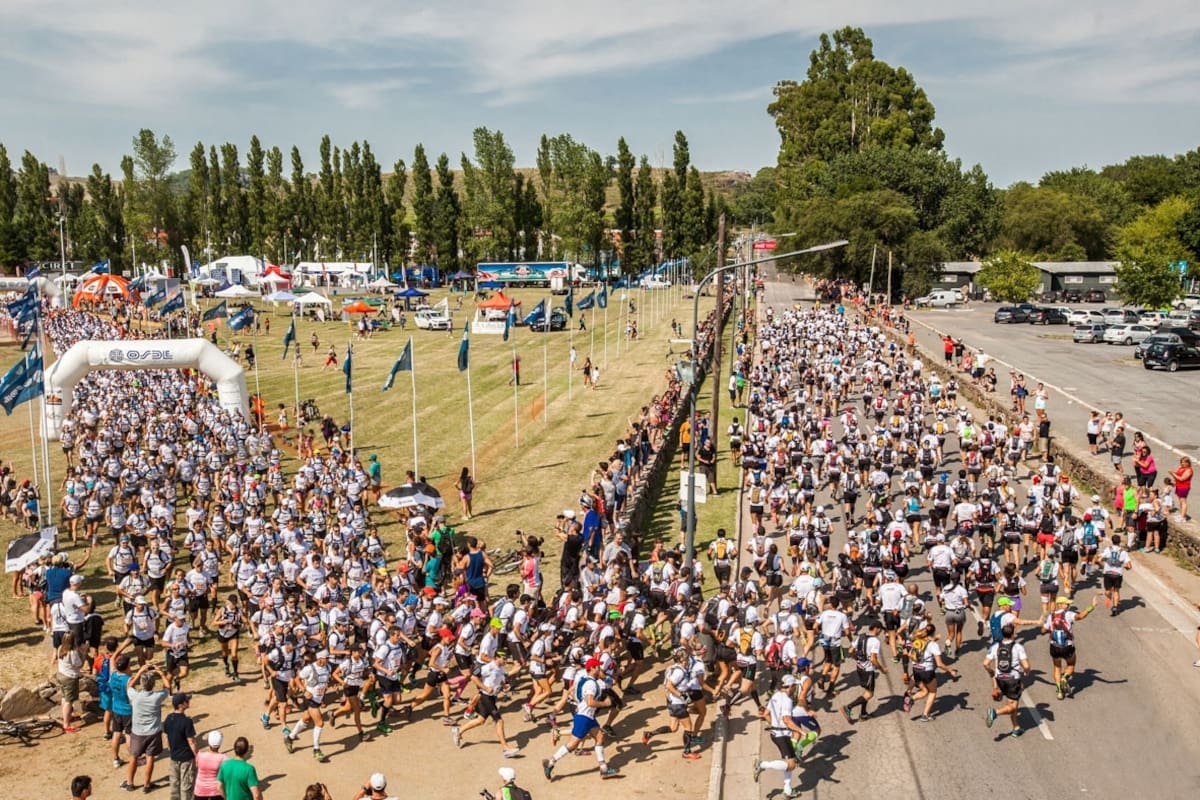 Largada del Cruce Tandilia, desde la pista del Lago del Fuerte